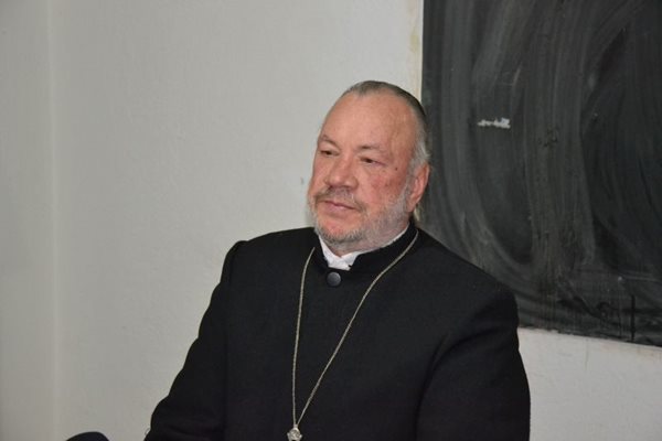 От тежко чернодробно заболяване е страдал кърджалийският свещеник отец Боян