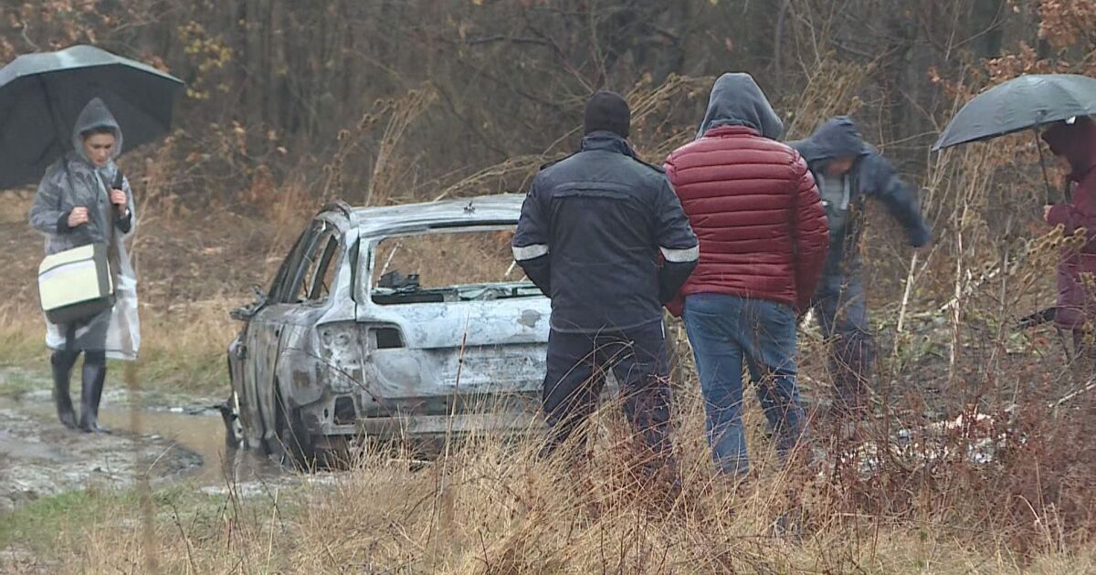 Опожарена кола е открита край София на разклона за Мало