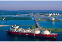 Край Александруполис разтоварват втечнен газ за България