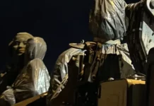 На камиони дойдоха, на камиони си заминаха… Фигурите от МОЧА откарани в 4.30 сутринта