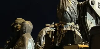 На камиони дойдоха, на камиони си заминаха… Фигурите от МОЧА откарани в 4.30 сутринта