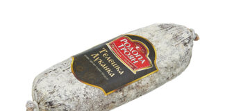 Двама полицаи арестувани с 2 каси луканка подкуп