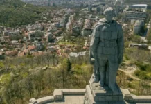 След като разкриха къде се крие Пепи Еврото, ПП/ДБ в нова акция – ще премахват комунистическите символи и паметници