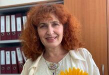 Учителка по литература в Бургас убита от сина си, намушкал я 40 пъти с нож