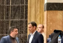 Въоръжени гавази пазят Васил Терзиев в Алма Матер