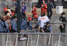 Най-малко един загинал при стрелба на парада за супербоул в Канзас сити, ранените са 21, включително 8 деца