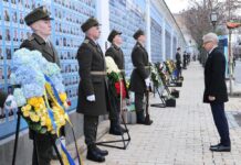 Зеленски и Денков обсъдиха сътрудничеството в енергетиката и отбраната