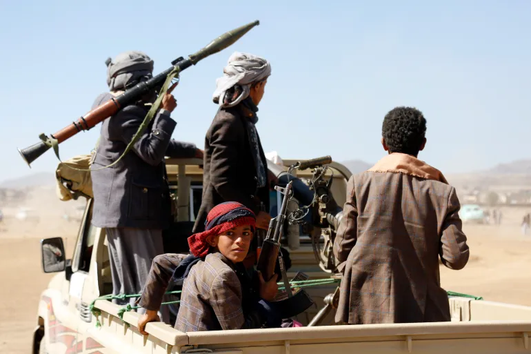 Йеменските бунтовници хути заявиха че са атакували контейнеровоза Ем Ес