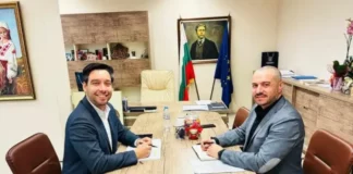 Голямото плюскане започна, районен кмет от СС раздал 11 000 лв. бонуси на току-що назначени от него