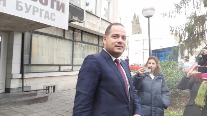 Вътрешният министър Калин Стоянов настоя за драстично завишаване на глобите