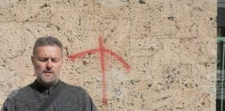 Свещеник започва гладна стачка заради касираните избори в сливенската митрополия