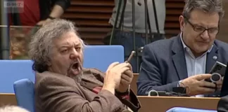 След 8 часа дебати, гарнирани с псувня на Манол Пейков, утре в 16,45 ч. гласуват вота на недоверие срещу кабинета