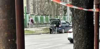 Просещ „инвалид“ стана от количката, проходи и я прибра в багажника на колата