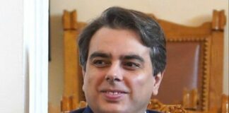 Асен Василев: Извинявам се на жената Мария Габриел, ако се е почувствала засегната, но не и в качеството ѝ на кандидат за премиер