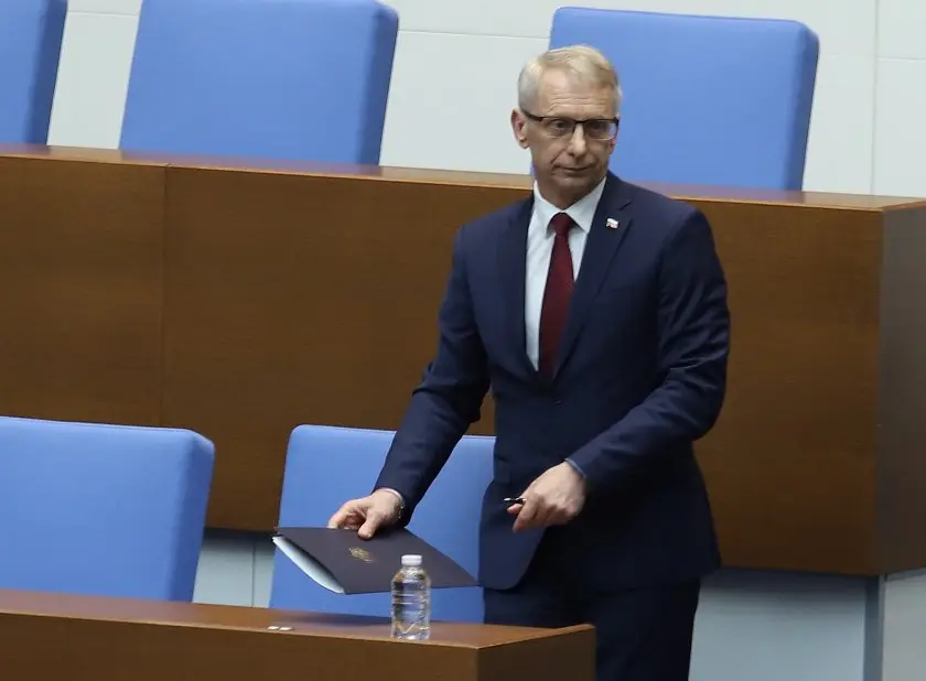 Премиерът в оставка Николай Денков заяви че трябва да бъде