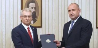 Радев нахока ПП/ДБ за „необмислените“ промени в конституцията, те му върнаха неизпълнен мандат за съставяне на правителство