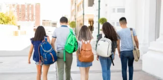 Близо 1100 са свободните места за четвърто класиране в гимназиите в София