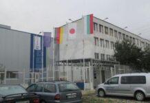 Евакуация от кабелния завод в Карнобат заради силна миризма на отровни газове