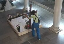 Камери са записали поругаването на гроба на патриарх Неофит /видео/