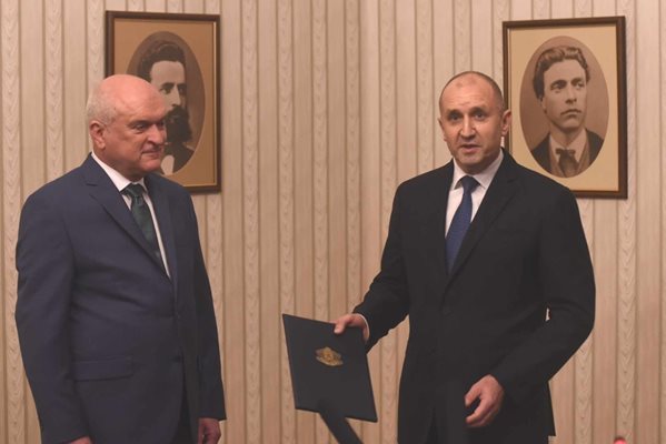 Кандидатът за служебен премиер Димитър Главчев представи състава на правителството