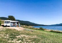 Премахват незаконните каравани по морето