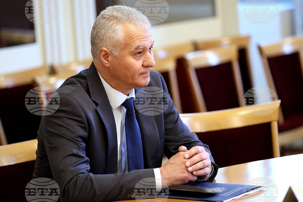 Има установени доверителни отношения между Петя Банкова и Стефан Димитров