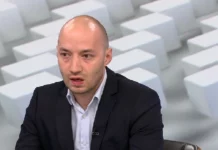 Димитър Ганев: Заявките за сваляне на правителството по парадоксален начин го стягат