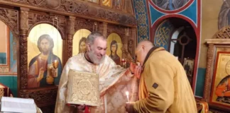 Бойко Борисов на пасхалното богослужение в църквата в Банкя