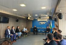 Борисов на среща с IT сектора обеща нови училища, частично или изцяло насочени към новите технологии, и национални програми за финансиране и обучение на нови учители