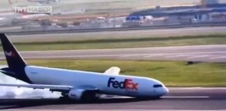 Товарен самолет се приземи „по корем“ на летището в Истанбул /видео/