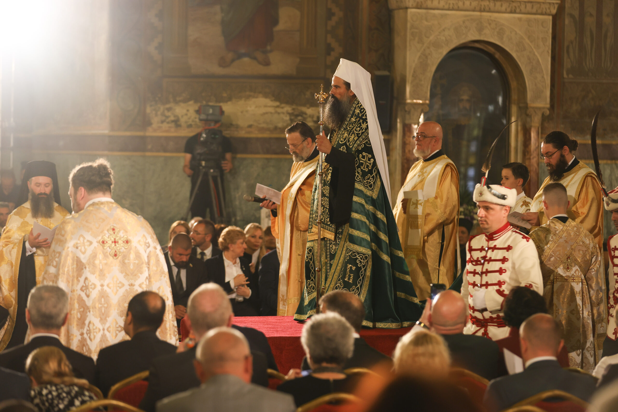 Новоизбраният патриарх Даниил произнесе първото си официално слово.Със съзнанието за