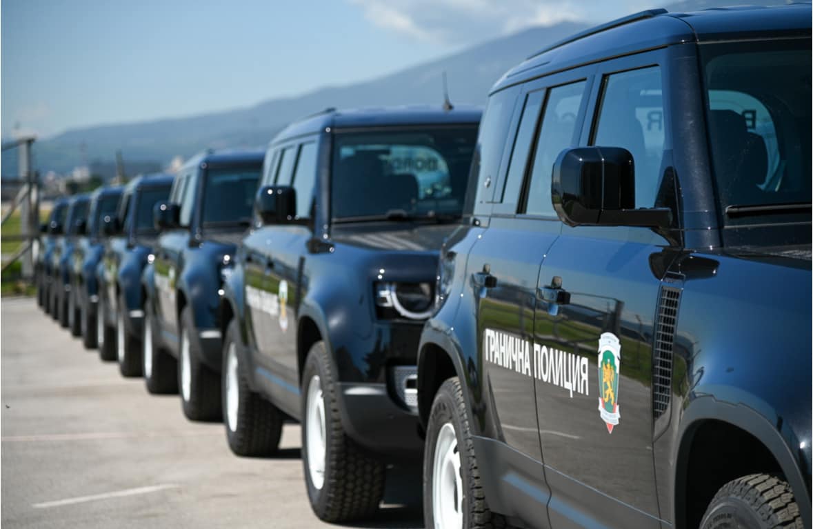 Главна дирекция Гранична полиция получи още 110 високопроходими автомобила Ключовете