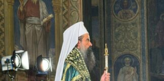 Новоизбраният патриарх Даниил получи знаците на патриаршеското достойнство