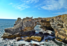 Откриха дрон на скалите между Тюленово и Камен бряг