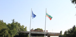 Километрични опашки на границата с Румъния