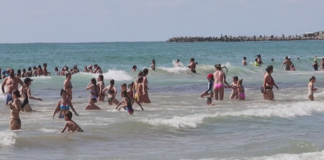 Водата на проблемния Офицерски плаж във Варна е чиста, отчитат от РЗИ