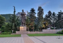 Правителството осигури 780 000 лева за ремонт на паметника на Ботев във Враца