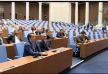 Парламентът не събра кворум за извънредното заседание и при двата опита