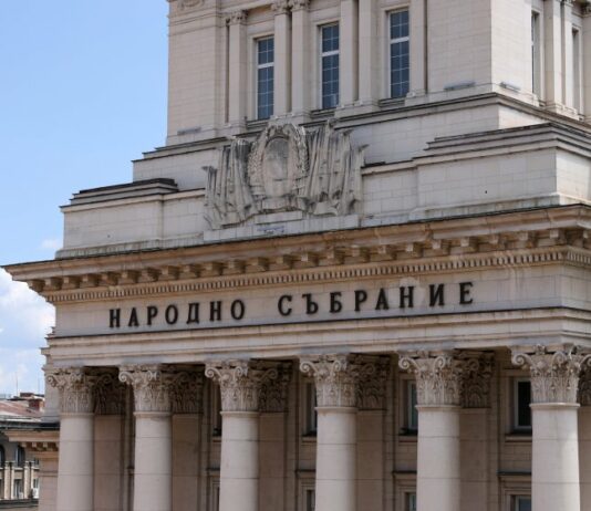 Опозицията внесе вота на недоверие, той е за икономическата политика