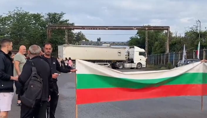 След два дни блокада на пътя Русе – Свиленград ремонтната