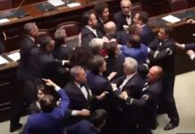 Бой в италианския парламент /видео/
