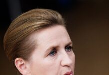 Датската премиерка Мете Фредериксен беше нападната на площад в центъра на Копенхаген