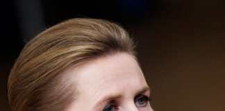 Датската премиерка Мете Фредериксен беше нападната на площад в центъра на Копенхаген