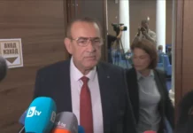 Чакъров: Изключването на депутати от ПГ на ДПС е нелегитимно