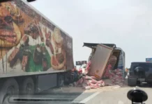 Катастрофа с два тира и бус блокира „Тракия“ /видео/