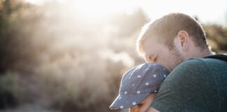 Бащите вече ще имат отпуск по майчинство за гледане на дете