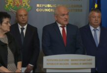 Правителството ще оборудва в най-кратък срок още два хеликоптера за гасене на пожари