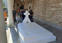 Поругаха гроба на патриарх Неофит за втори път