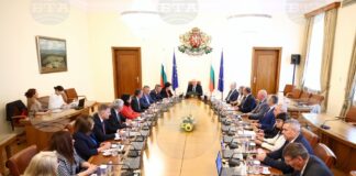 Ресорът на Екатерина Захариева е изключително актуален и перспективен, заяви Димитър Главчев