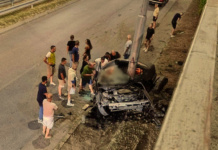 Кола се разби в стълб, загина 20-годишният шофьор